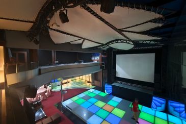 Taman Daya Kepong 5.5 Storey ShopLot 2 Lot for Sale