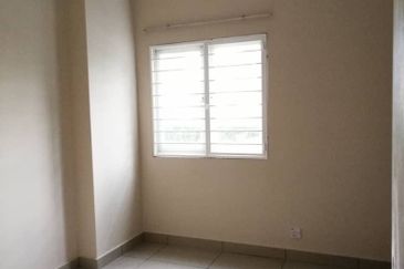 First Residence (Residensi Unggul)