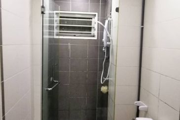 First Residence (Residensi Unggul)