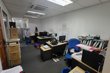 Medan Putra Business Centre