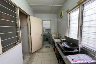 Subang Jaya Jalan USJ Double Storey Freehold Terraced Landed House for Sale