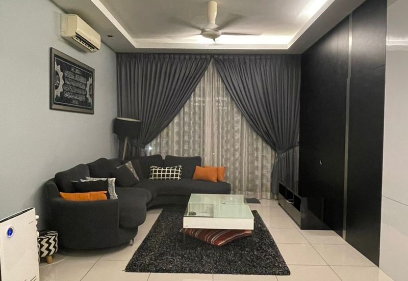 Royal Regent Sri Putramas III