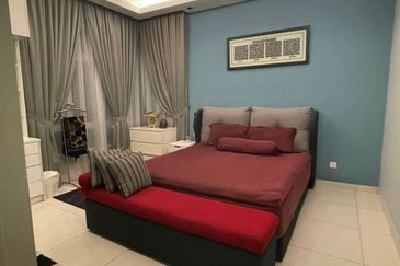 Royal Regent Sri Putramas III