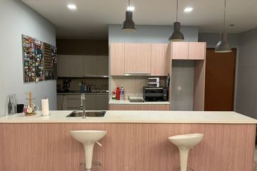 Royal Regent Sri Putramas III