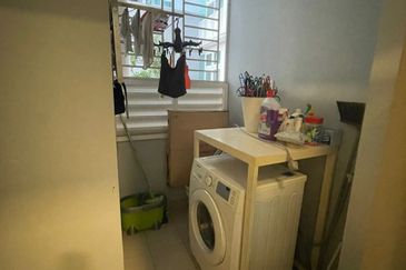 Royal Regent Sri Putramas III