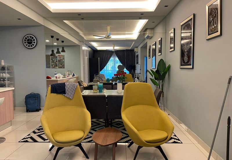 Royal Regent Sri Putramas III