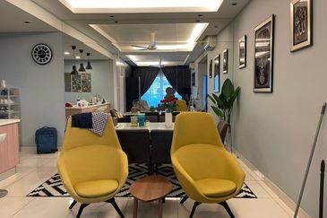 Royal Regent Sri Putramas III