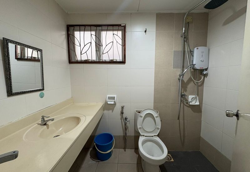 Laman Rimbunan Kepong 2.5 Storey Terraced House for Sale