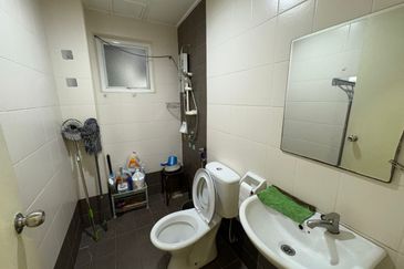 Laman Rimbunan Kepong 2.5 Storey Terraced House for Sale