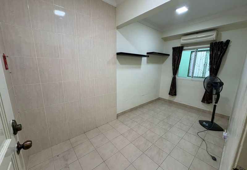 Laman Rimbunan Kepong 2.5 Storey Terraced House for Sale