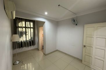 Laman Rimbunan Kepong 2.5 Storey Terraced House for Sale
