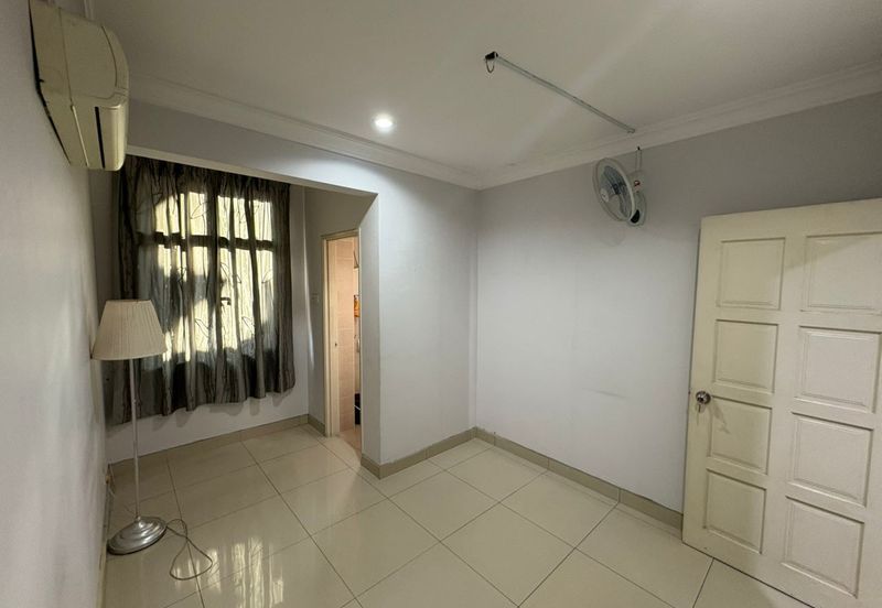 Laman Rimbunan Kepong 2.5 Storey Terraced House for Sale
