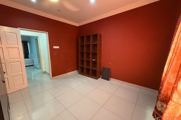 Laman Rimbunan Kepong 2.5 Storey Terraced House for Sale