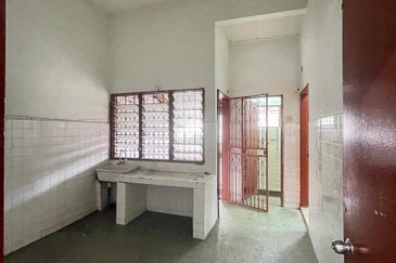 Kepong Baru Kepong Uphill Single Storey Terraced Landed House Basic Unit for Sale