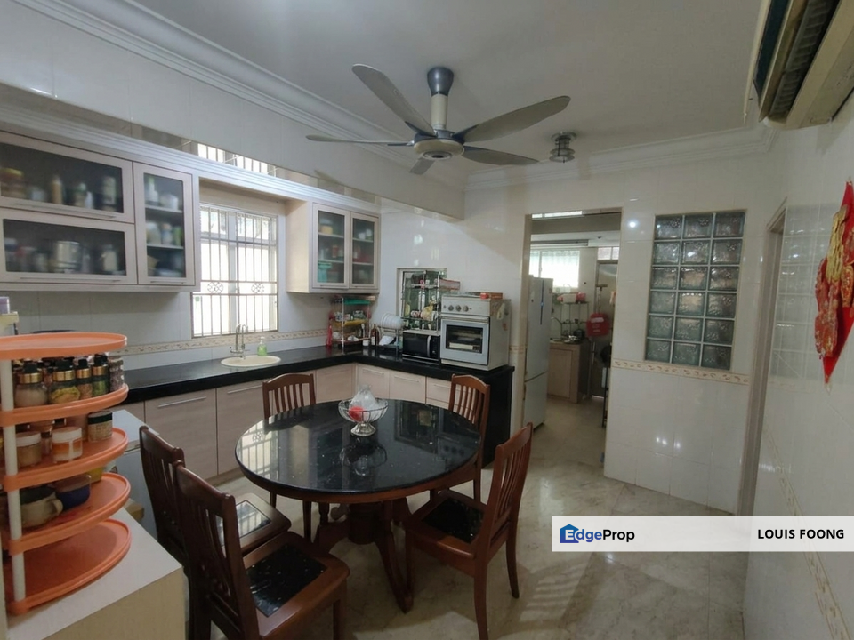 Taman Megah Kepong Double Storey Terraced End lot Freehold Renovated Unit for Sale, Kuala Lumpur, Kepong