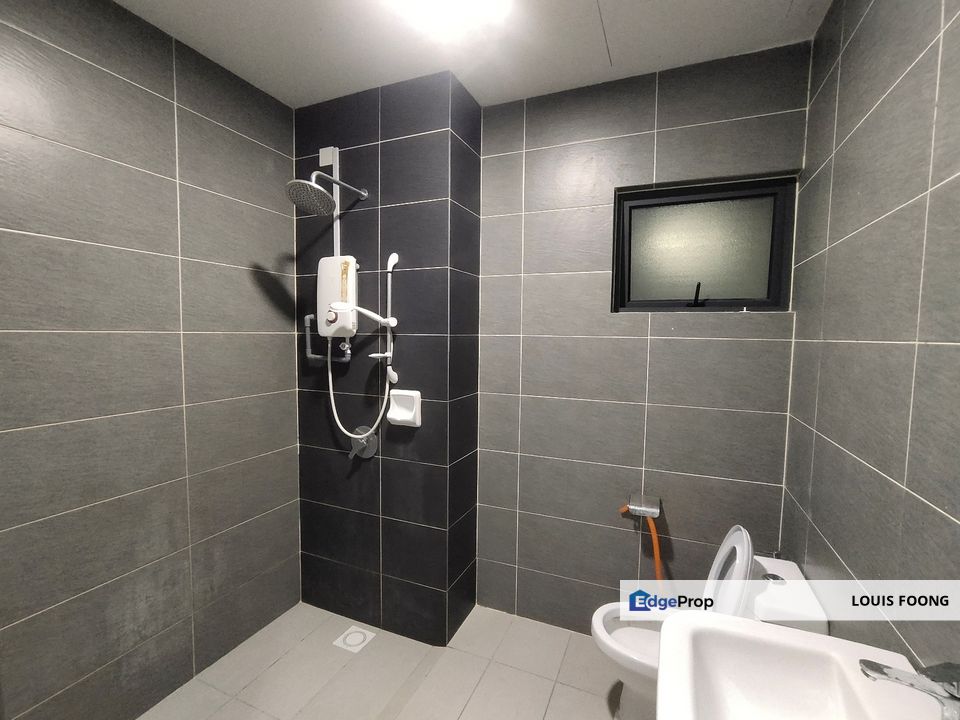 Kepong High end Lake Side Condominium The Henge below market Price for Sale, Kuala Lumpur, Kepong