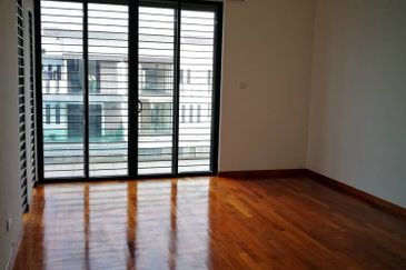 Suria Homes 3 Storey Terraced Taman Sri Segambut for Sale