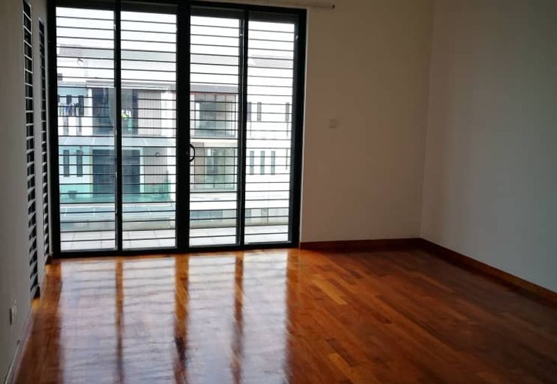 Suria Homes 3 Storey Terraced Taman Sri Segambut for Sale