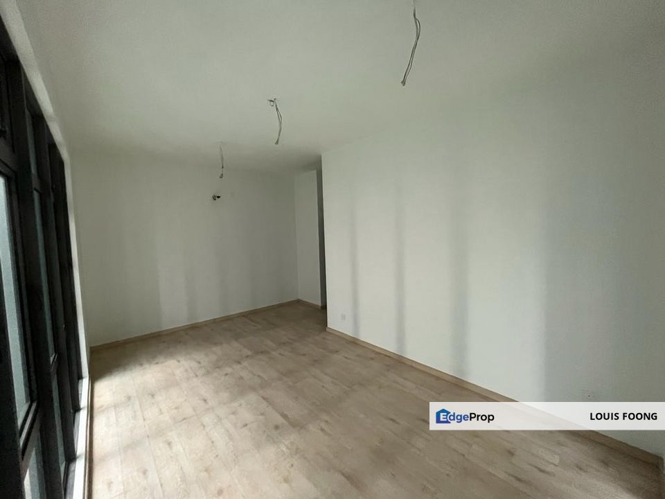 Kepong Lake Side High end Condominium The Henge 1300sqf Spacious Unit for Sale, Kuala Lumpur, Kepong