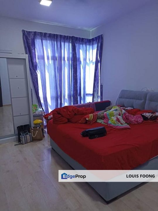 The Henge Kepong Lake Side Highend Condominium Lake View Unit Below Market for Sale, Kuala Lumpur, Kepong