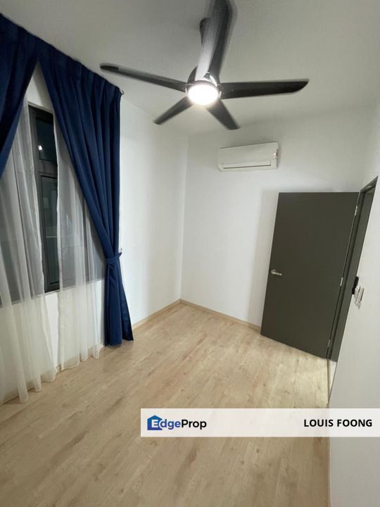 The Henge Kepong Lake Side High end Condominium Below Market for Sale, Kuala Lumpur, Kepong