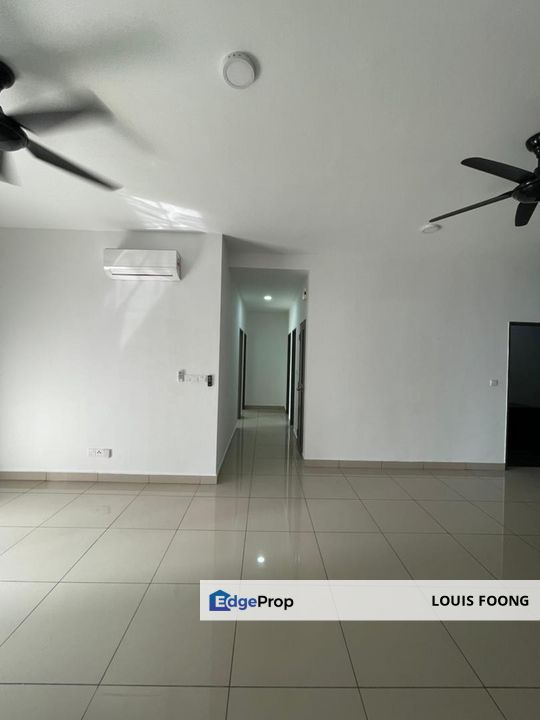 The Henge Kepong Lake Side High end Condominium Below Market for Sale, Kuala Lumpur, Kepong