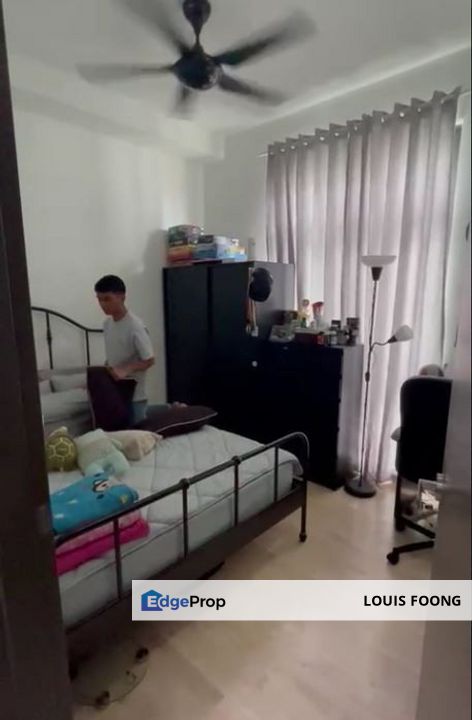 The Henge Kepong Lake Side High end Condominium Pool View Below Market for Sale, Kuala Lumpur, Kepong