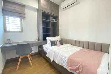 Residensi R8 Ampang Hilir Kuala Lumpur Luxury Condominium Fully Furnished Unit for Sale