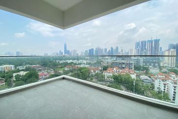 Residensi R8 Ampang Hilir Kuala Lumpur Luxury Condominium Fully Furnished Unit for Sale