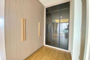 Residensi R8 Ampang Hilir Kuala Lumpur Luxury Condominium Fully Furnished Unit for Sale