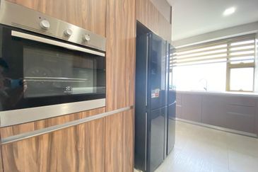 Residensi R8 Ampang Hilir Kuala Lumpur Luxury Condominium Fully Furnished Unit for Sale