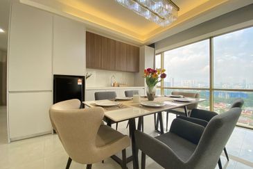 Residensi R8 Ampang Hilir Kuala Lumpur Luxury Condominium Fully Furnished Unit for Sale