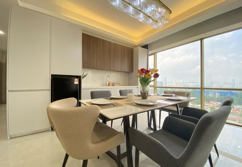 Residensi R8 Ampang Hilir Kuala Lumpur Luxury Condominium Fully Furnished Unit for Sale