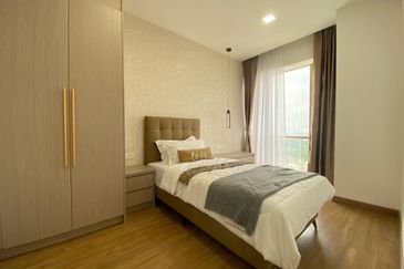 Residensi R8 Ampang Hilir Kuala Lumpur Luxury Condominium Fully Furnished Unit for Sale