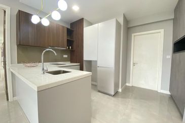 Residensi R8 Ampang Hilir Kuala Lumpur Luxury Condominium Fully Furnished Unit for Sale