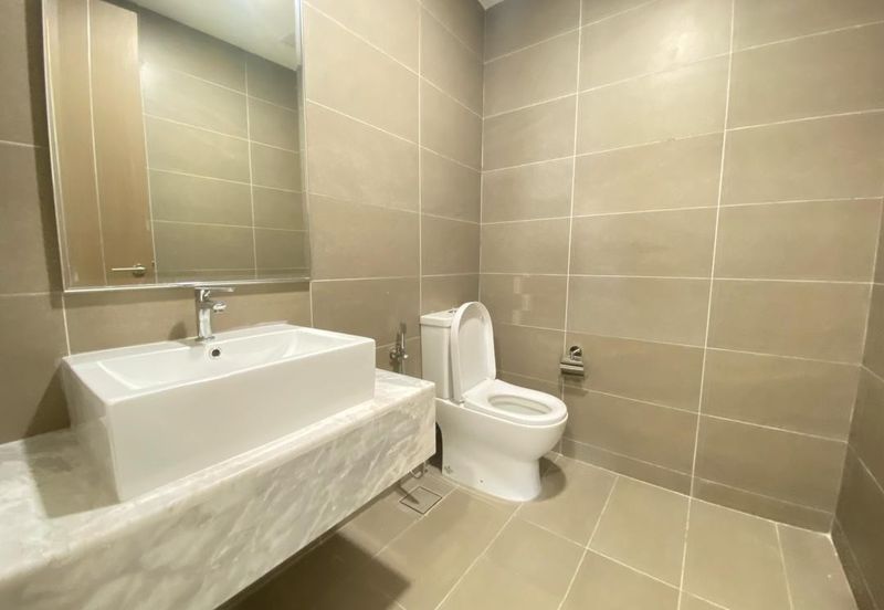 Residensi R8 Ampang Hilir Kuala Lumpur Luxury Condominium Fully Furnished Unit for Sale