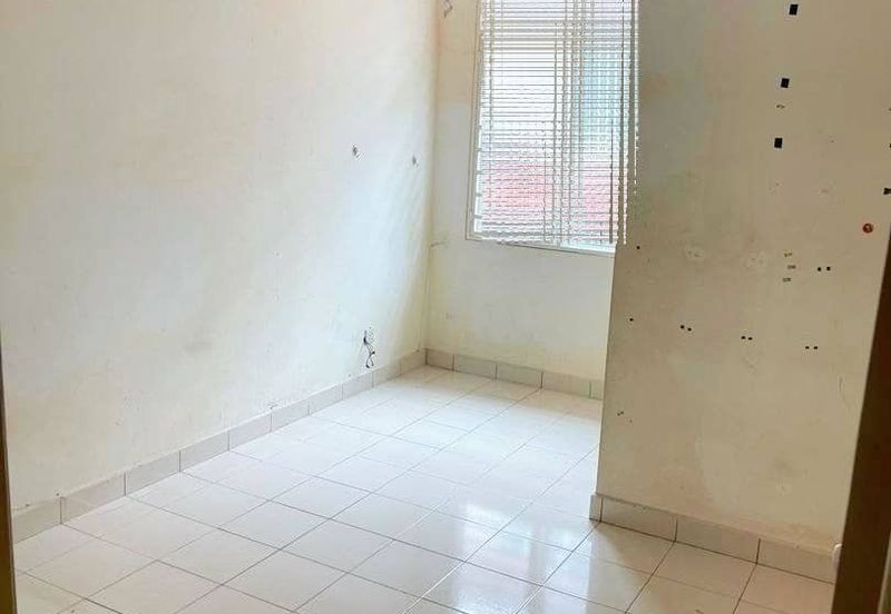 Laman Rimbunan Kepong 2.5 Storey Terraced House for Sale