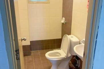 Laman Rimbunan Kepong 2.5 Storey Terraced House for Sale