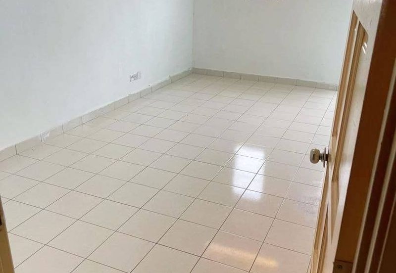 Laman Rimbunan Kepong 2.5 Storey Terraced House for Sale