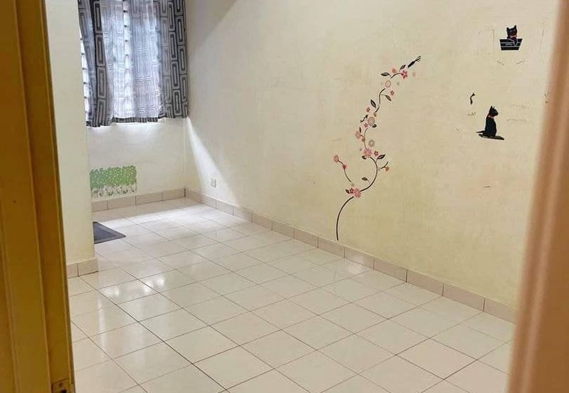 Laman Rimbunan Kepong 2.5 Storey Terraced House for Sale