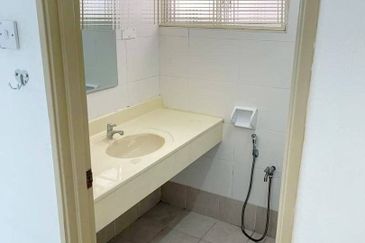 Laman Rimbunan Kepong 2.5 Storey Terraced House for Sale