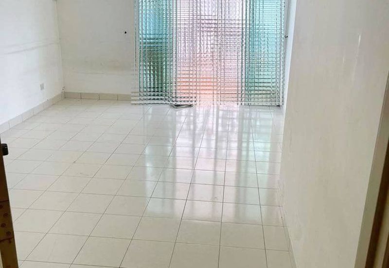 Laman Rimbunan Kepong 2.5 Storey Terraced House for Sale