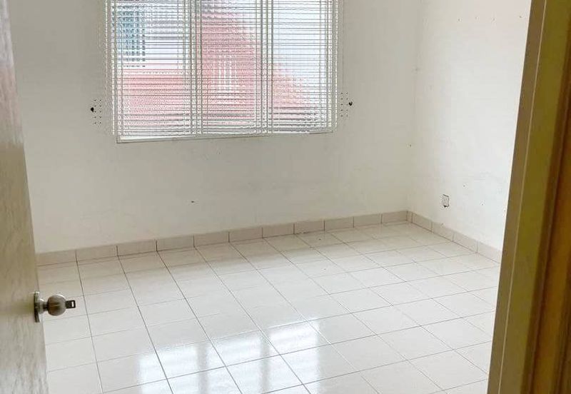Laman Rimbunan Kepong 2.5 Storey Terraced House for Sale