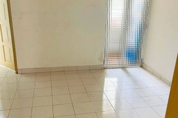 Laman Rimbunan Kepong 2.5 Storey Terraced House for Sale