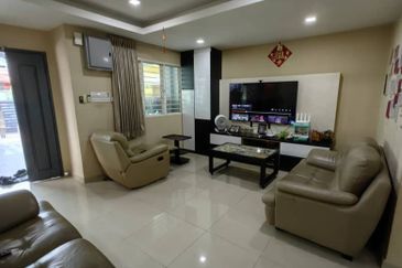 Saujana Damansara 2 Storey Terraced Landed House Renovated Unit for Sale