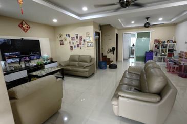 Saujana Damansara 2 Storey Terraced Landed House Renovated Unit for Sale