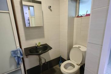 Saujana Damansara 2 Storey Terraced Landed House Renovated Unit for Sale