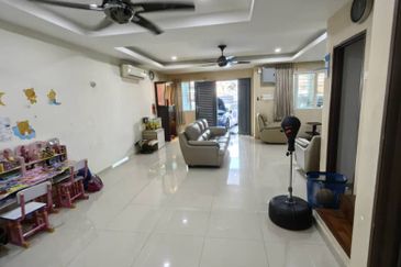 Saujana Damansara 2 Storey Terraced Landed House Renovated Unit for Sale