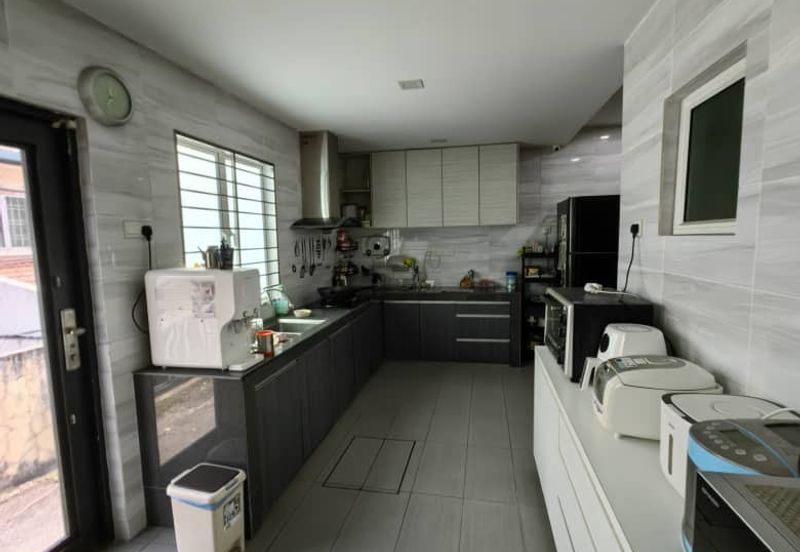 Saujana Damansara 2 Storey Terraced Landed House Renovated Unit for Sale