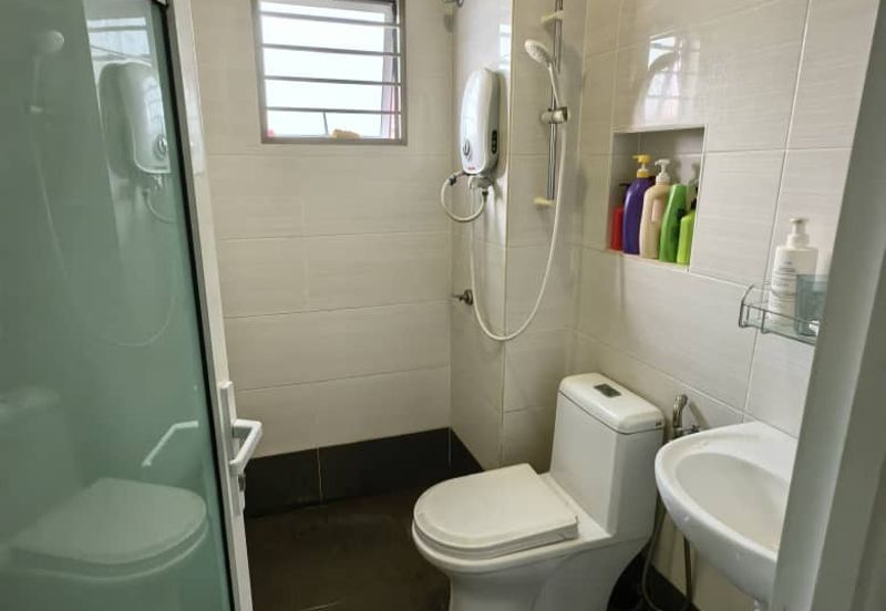 Saujana Damansara 2 Storey Terraced Landed House Renovated Unit for Sale